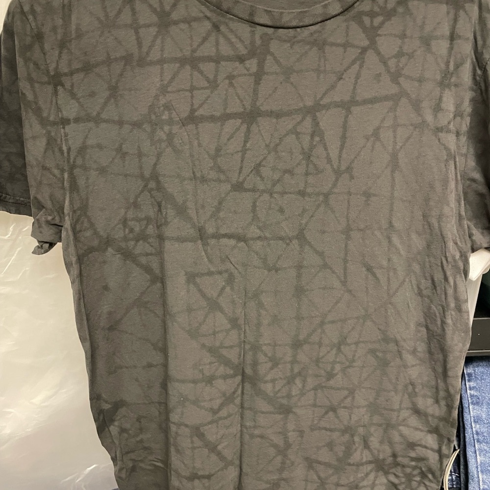 Gray Geometric Short Sleeve Tee